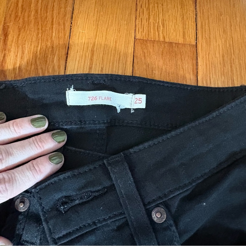 Levi's Black Flared Wide-Leg Jeans - Picture 3 of 5
